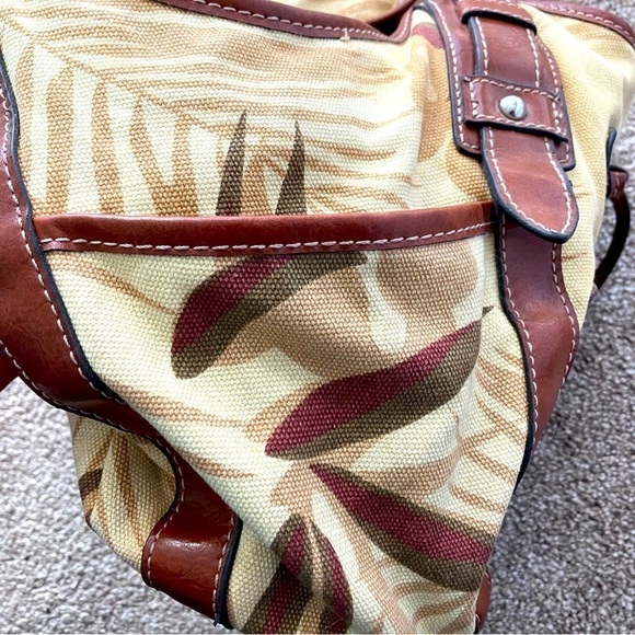 St. John’s Bay Butterfly Hobo Shoulder Purse Tote Bag With Side Zipper - Picture 4 of 9